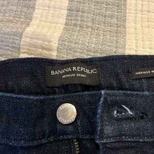 Banana Republic High Rise Blue Jeans with Stylish Stitching